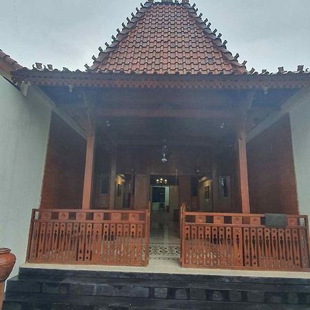 Joglo 21A Hotel ยอกยาการ์ตา ภายนอก รูปภาพ